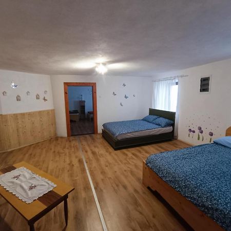 Sigma House Vandrehjem Mojstrana Eksteriør billede